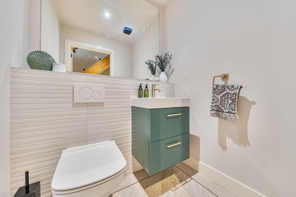 Pumphouse Lane, Redditch