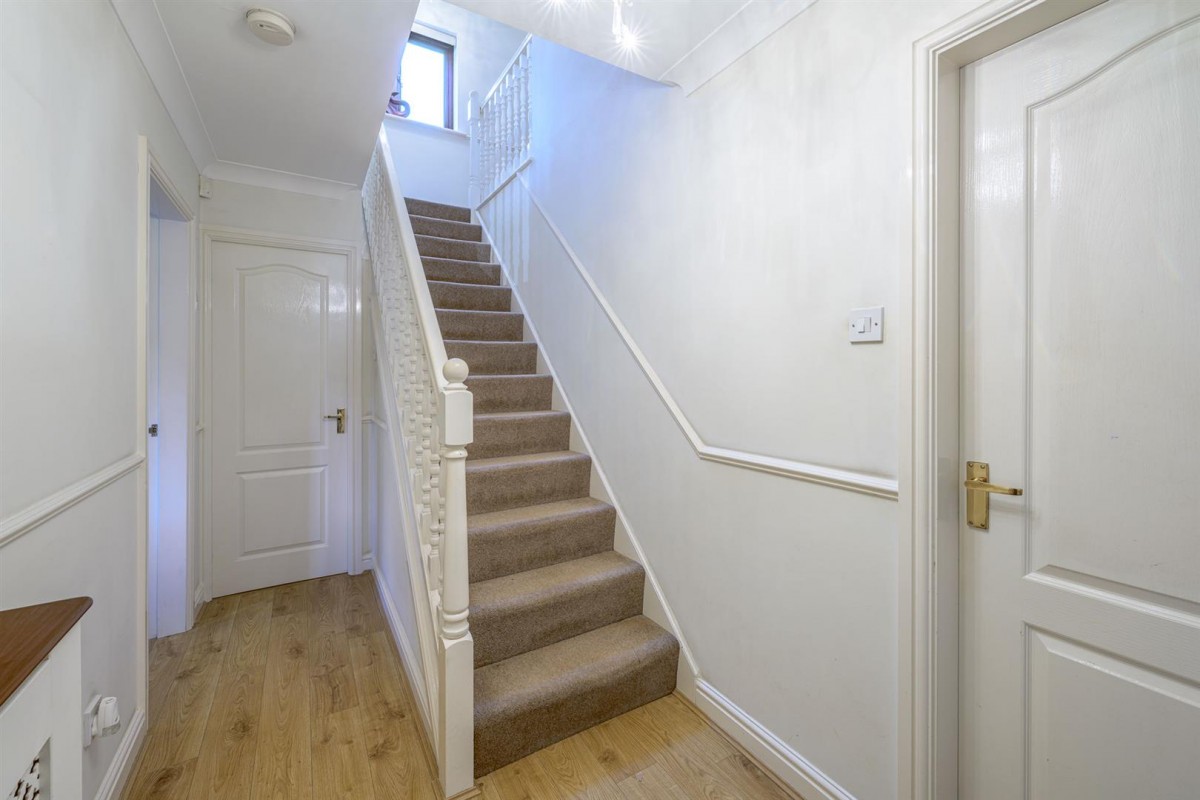 Wainwright Close, Wall Heath, DY6 0AJ