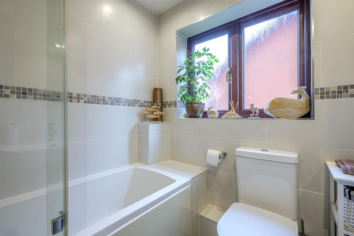 Wainwright Close, Wall Heath, DY6 0AJ