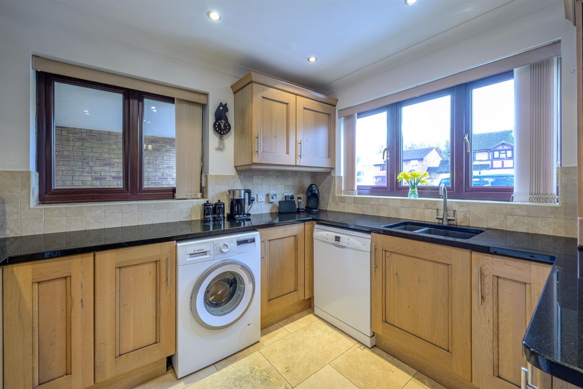 Wainwright Close, Wall Heath, DY6 0AJ