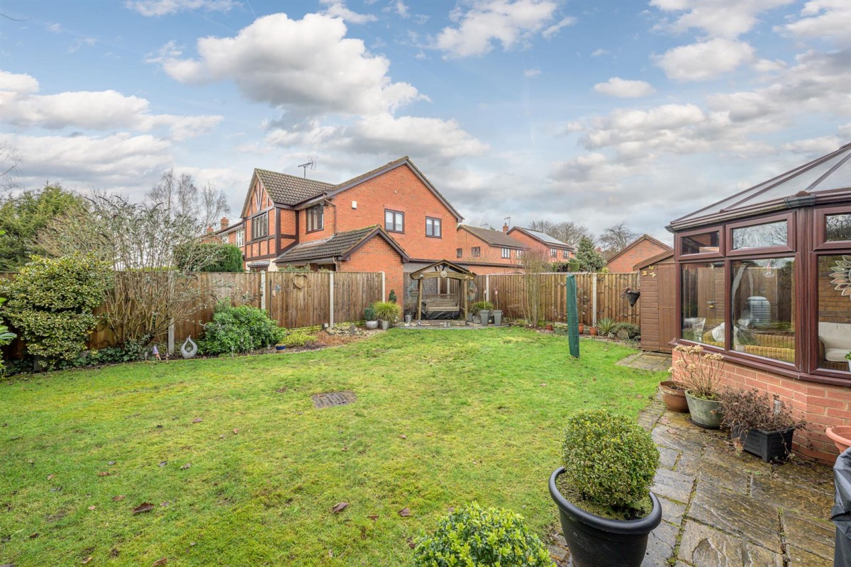 Wainwright Close, Wall Heath, DY6 0AJ