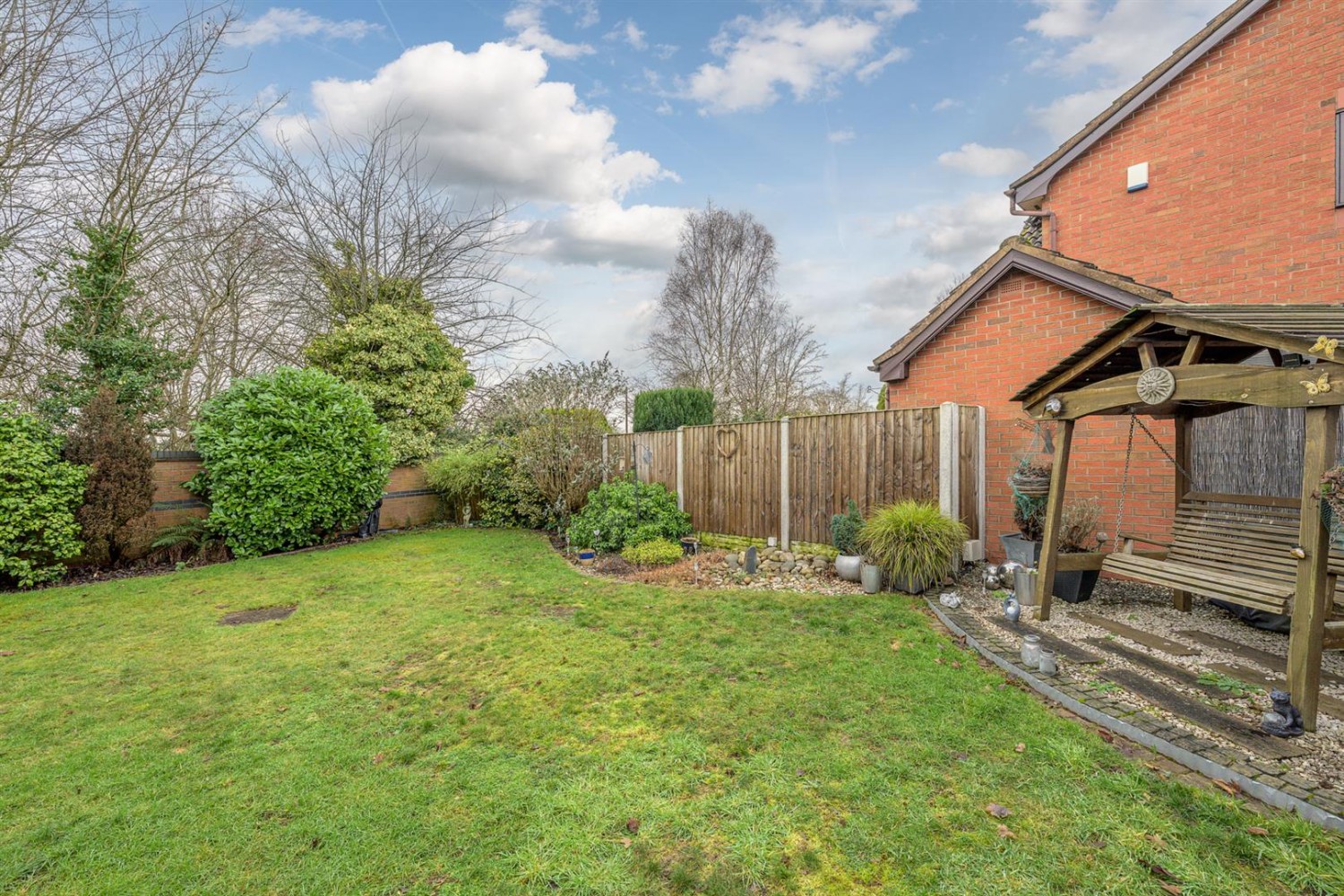 Wainwright Close, Wall Heath, DY6 0AJ