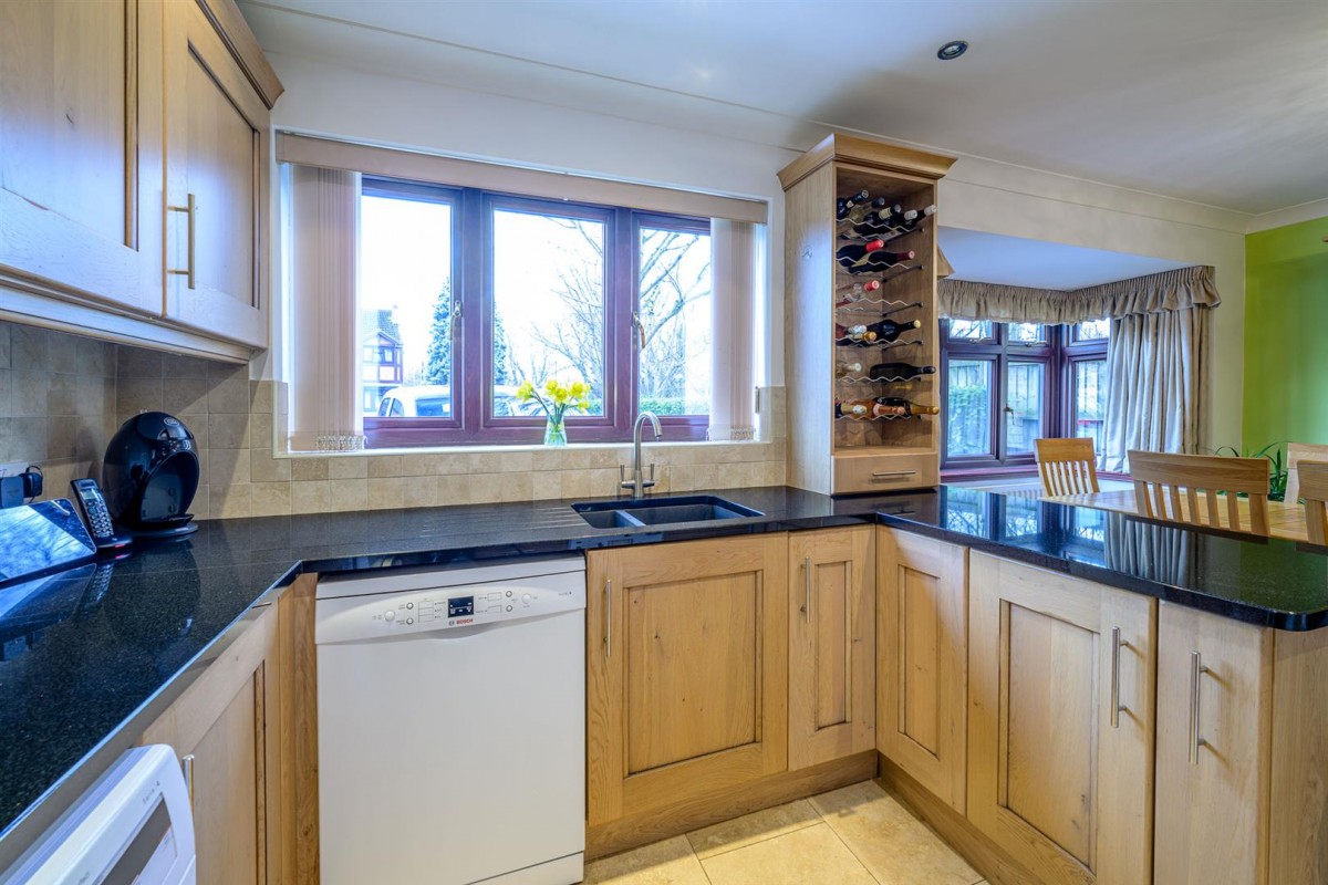 Wainwright Close, Wall Heath, DY6 0AJ