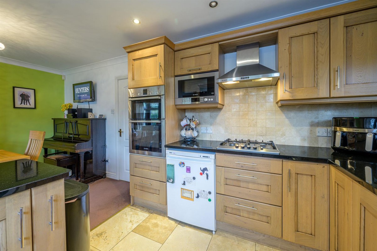 Wainwright Close, Wall Heath, DY6 0AJ