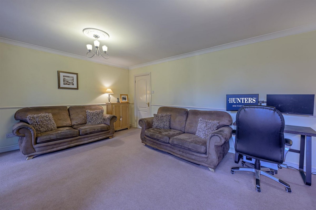 Wainwright Close, Wall Heath, DY6 0AJ