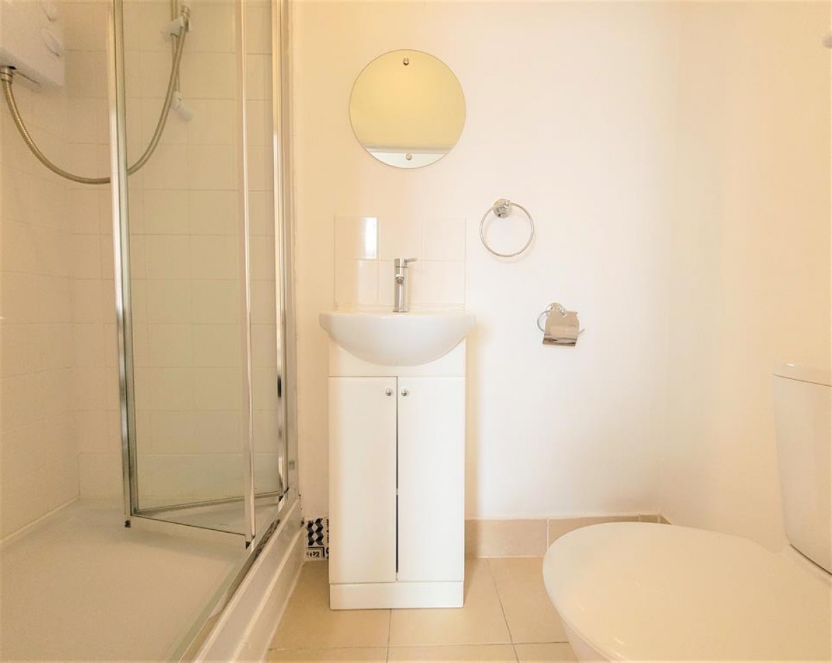 Brisbane Road, Reading, Reading, RG30 2PE