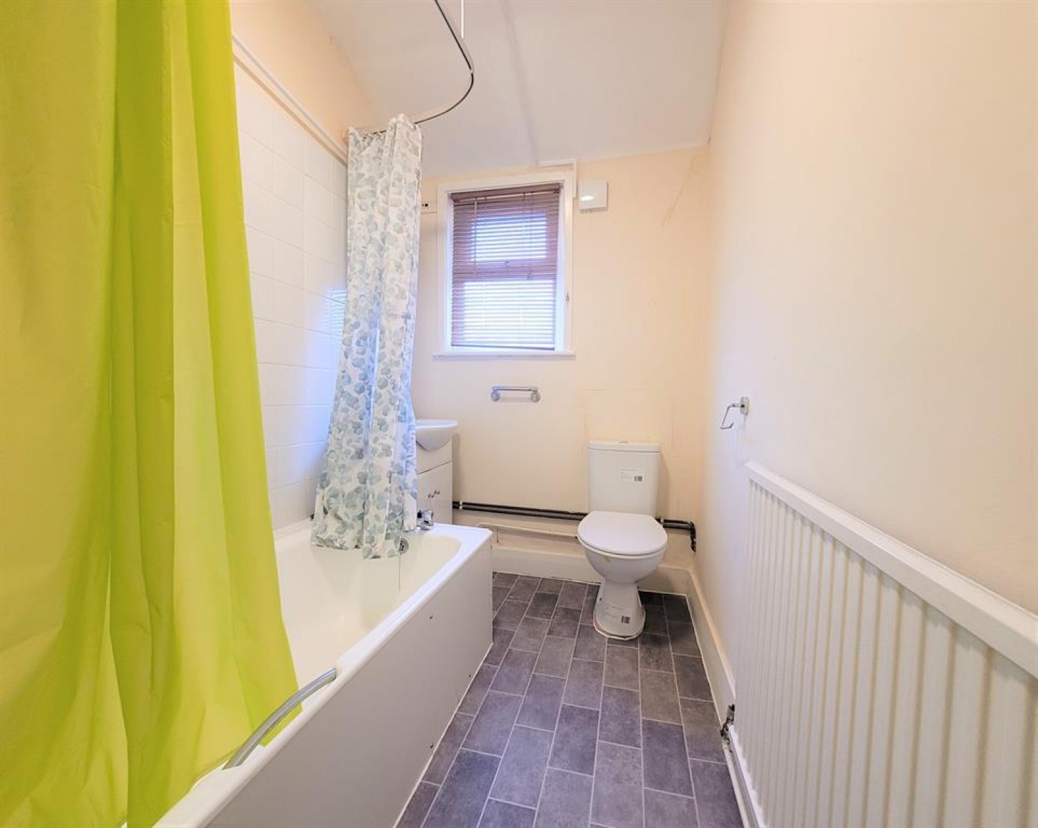 Brisbane Road, Reading, Reading, RG30 2PE