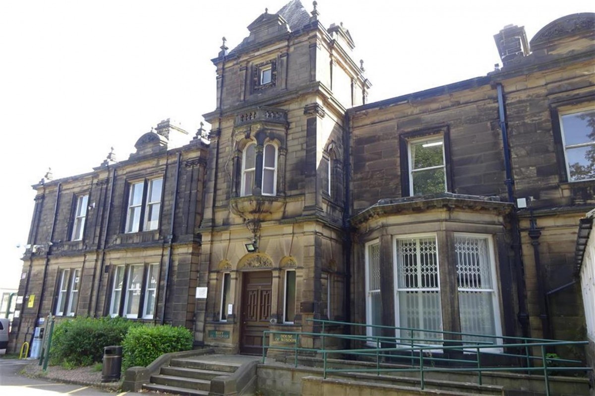 Track Road, Batley, WF17 7AA