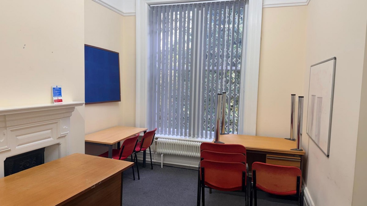 Track Road, Batley, WF17 7AA