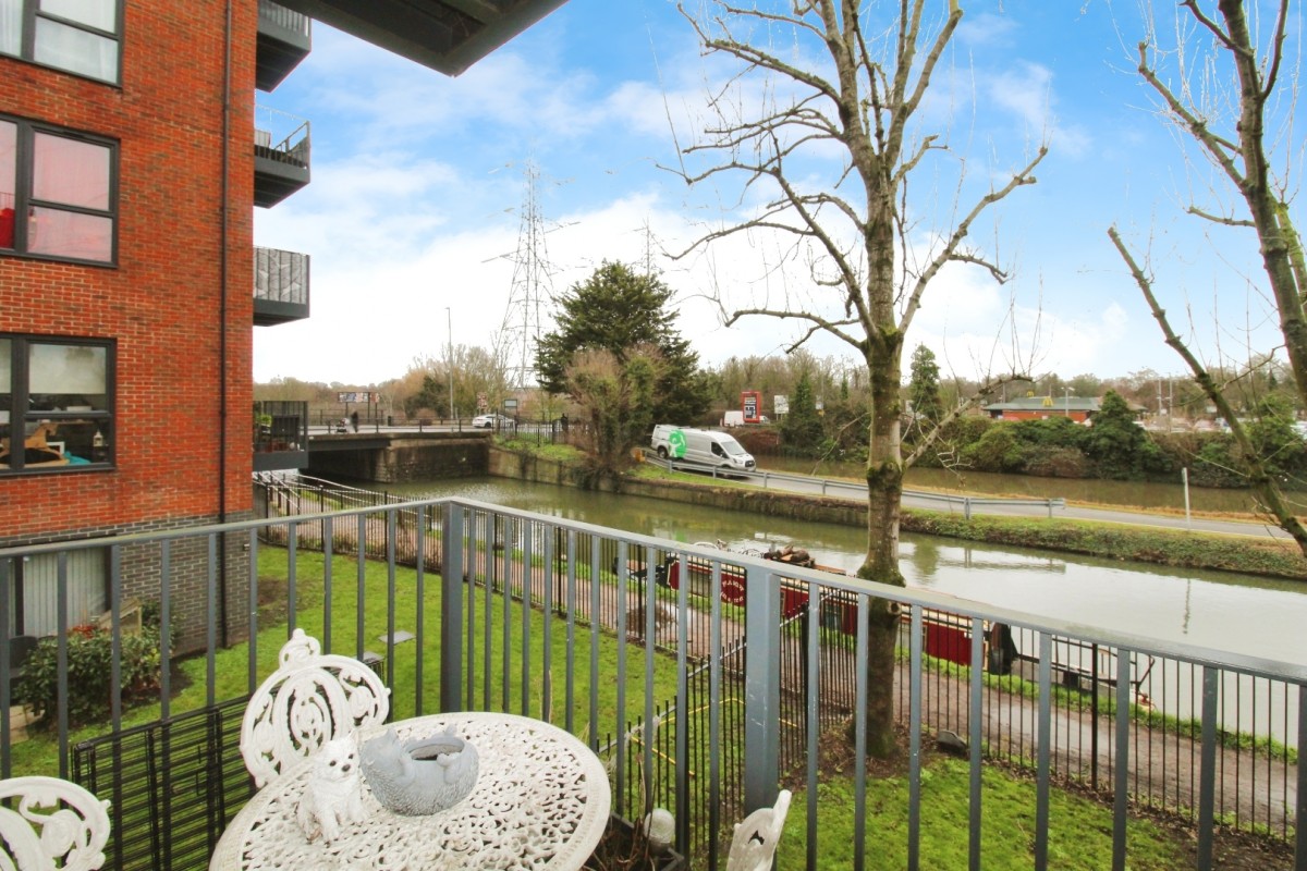 Hazlemere Marina, Waltham Abbey