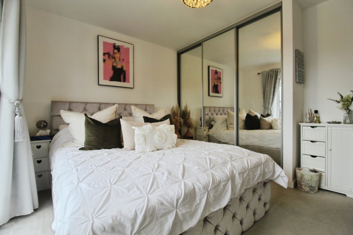 Hazlemere Marina, Waltham Abbey