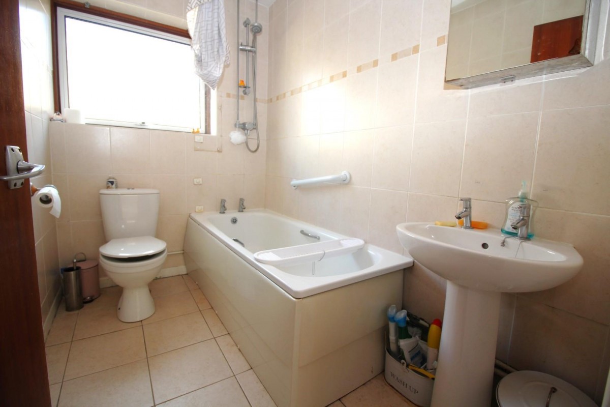 Davids Lane, Alveston