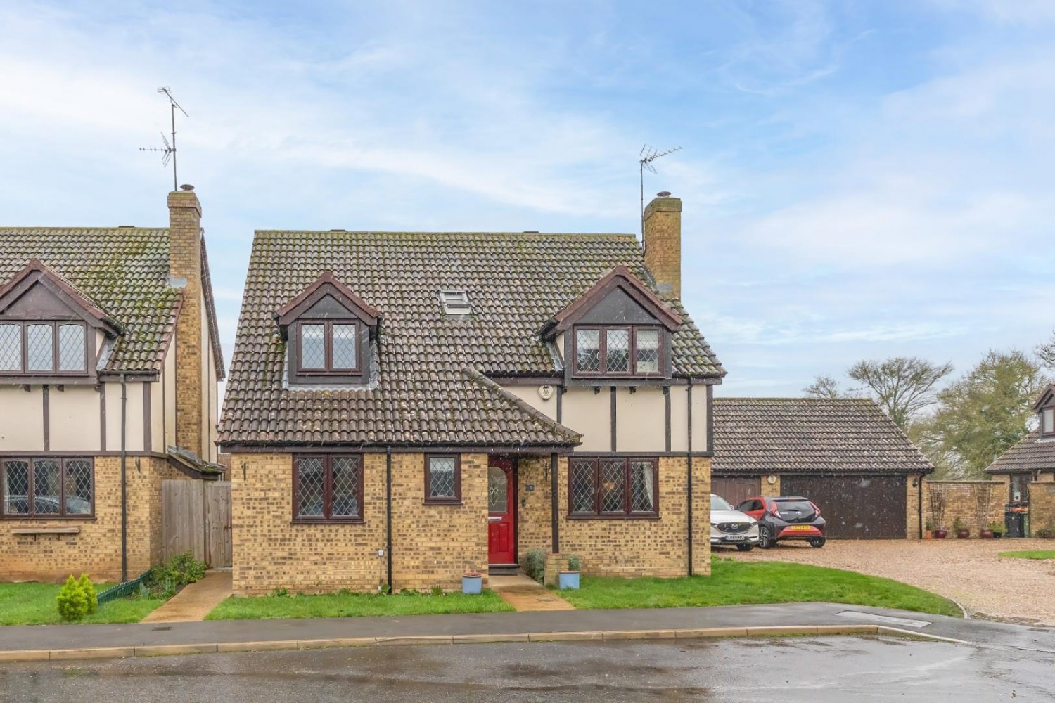 Woodside, Eaton Bray