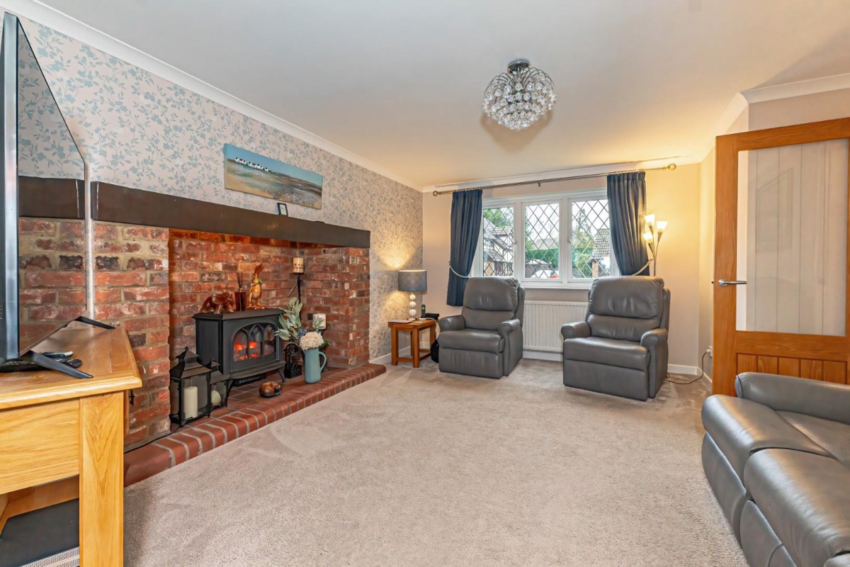 Woodside, Eaton Bray