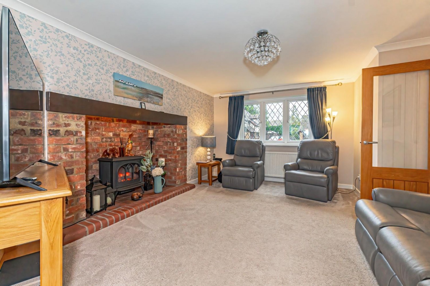 Woodside, Eaton Bray