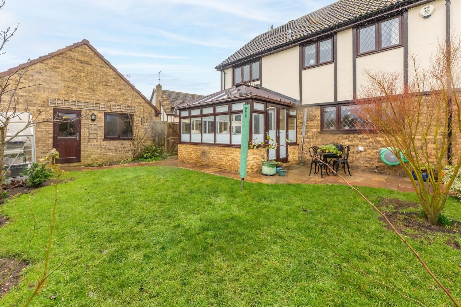 Woodside, Eaton Bray