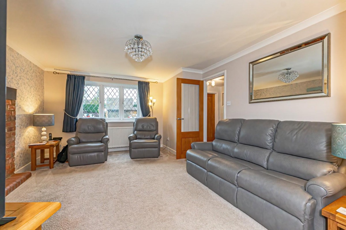 Woodside, Eaton Bray