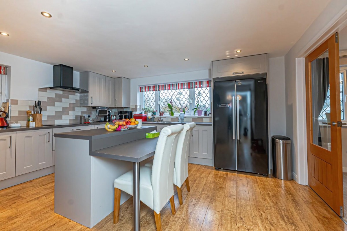 Woodside, Eaton Bray