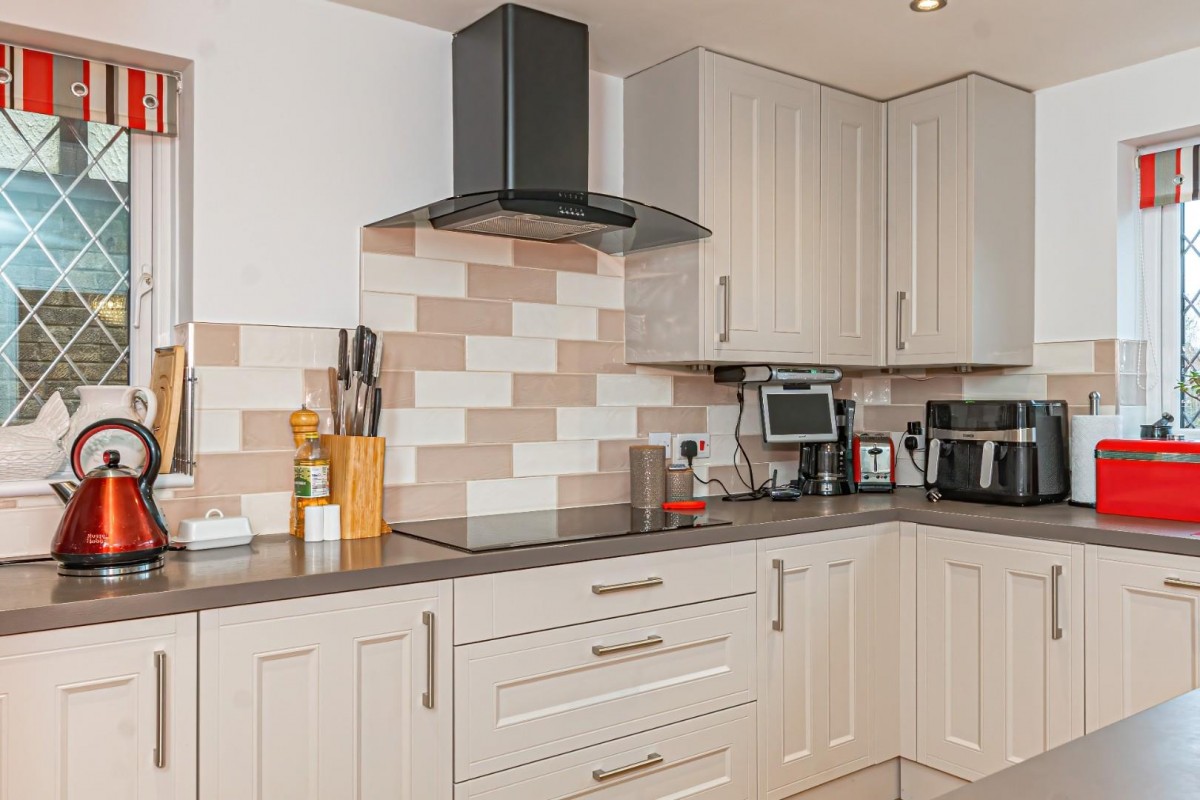 Woodside, Eaton Bray