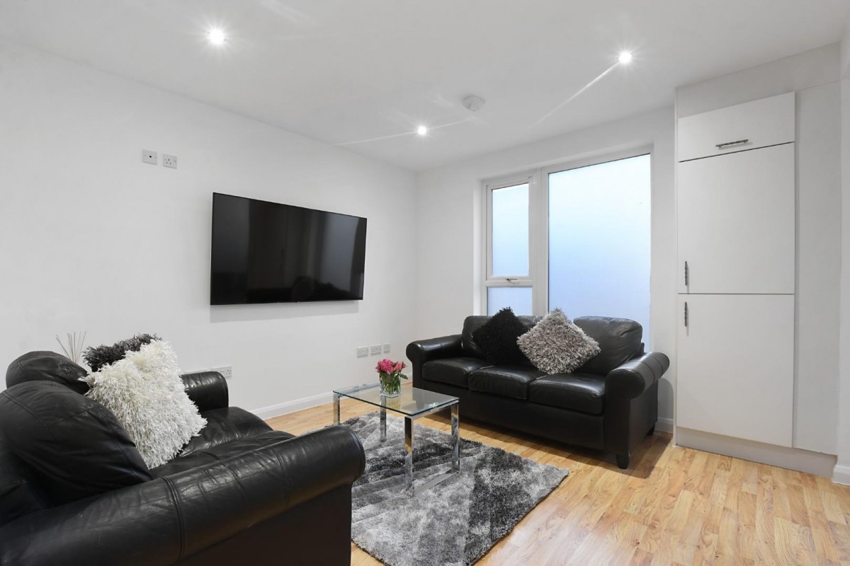 Melling Drive, Enfield, EN1