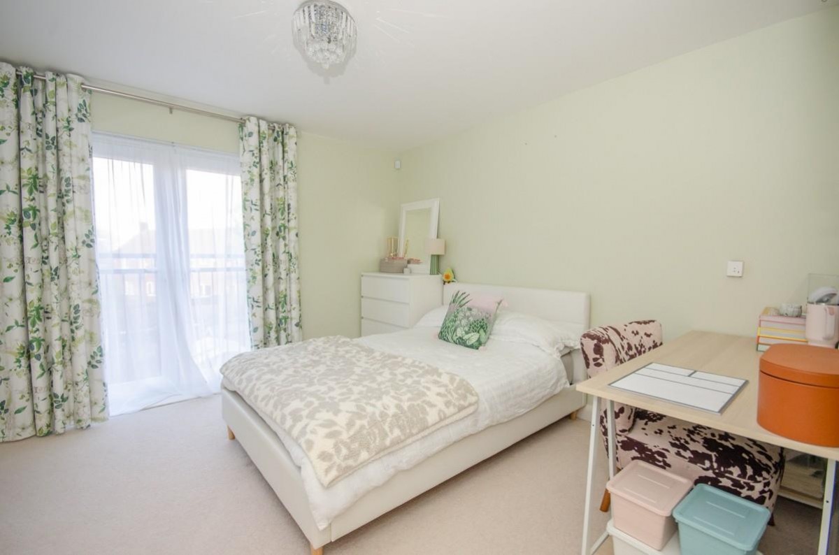 Richmond Grove, Mangotsfield, Bristol, BS16 9AN