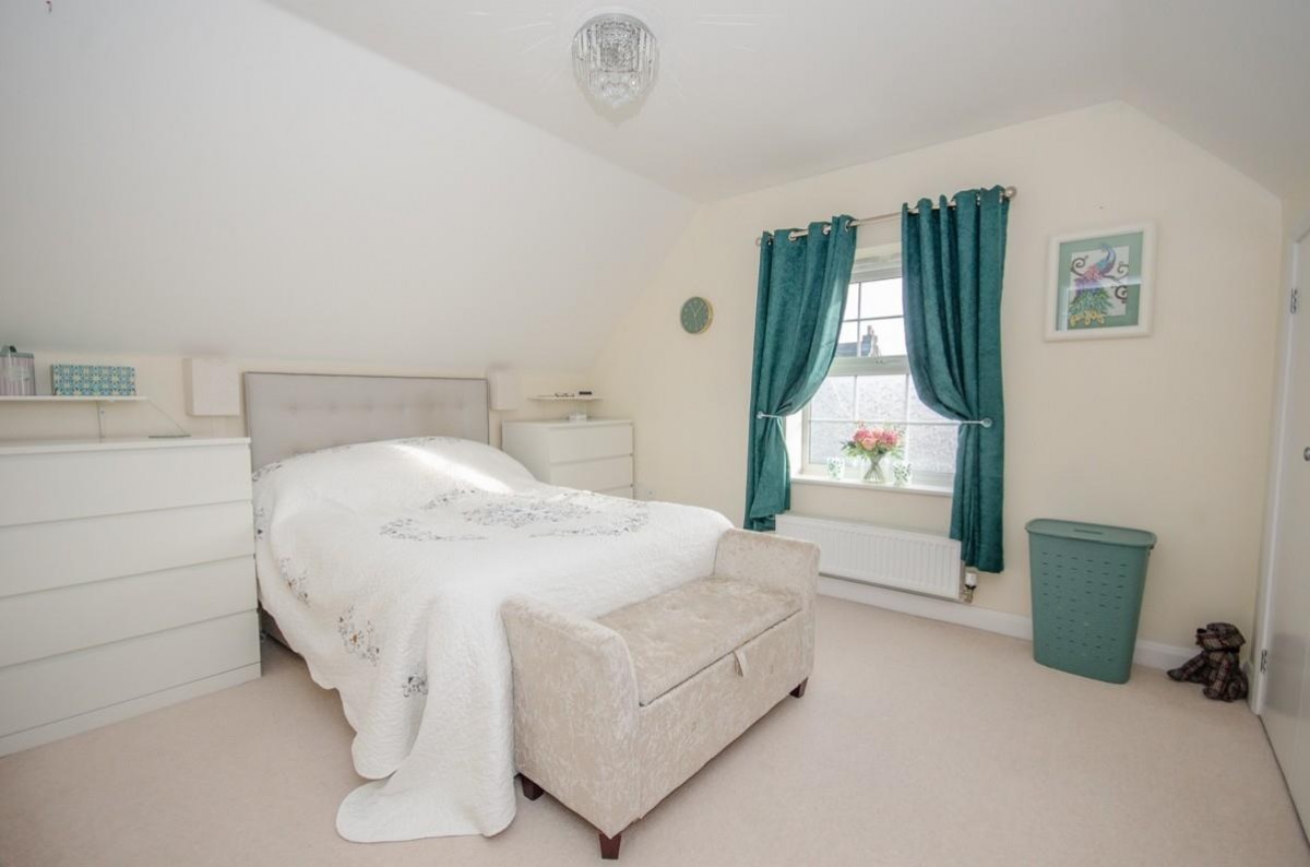 Richmond Grove, Mangotsfield, Bristol, BS16 9AN