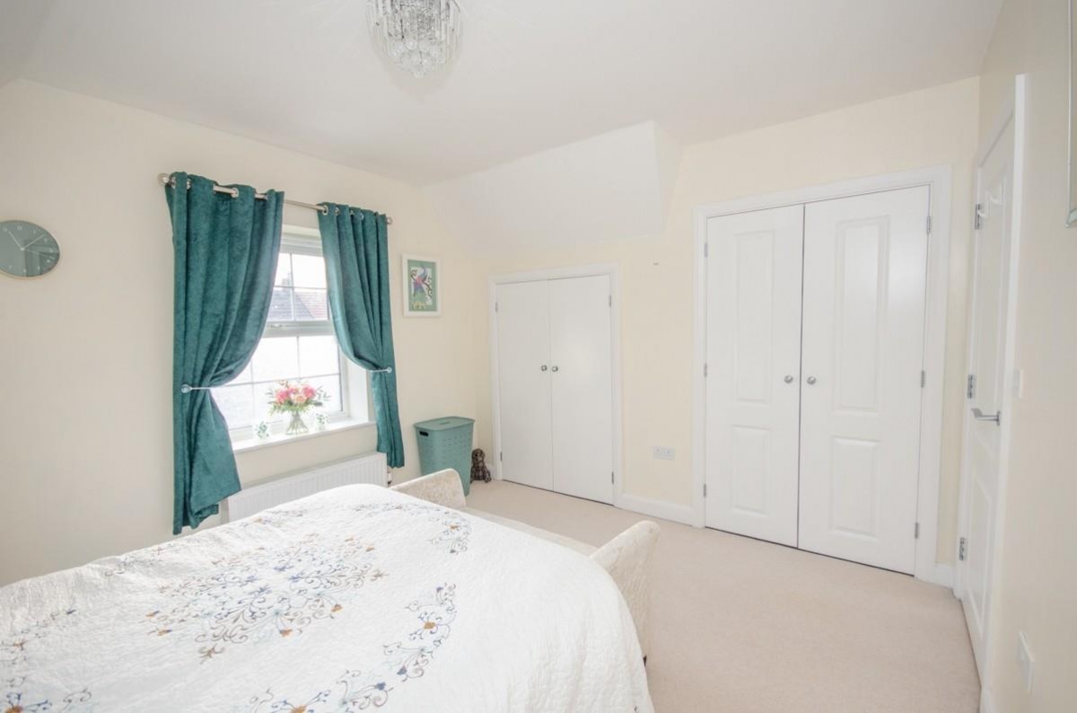 Richmond Grove, Mangotsfield, Bristol, BS16 9AN