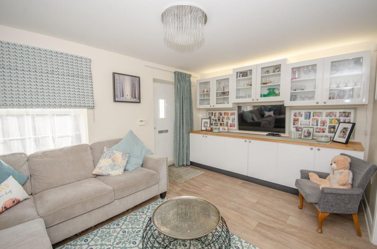 Richmond Grove, Mangotsfield, Bristol, BS16 9AN