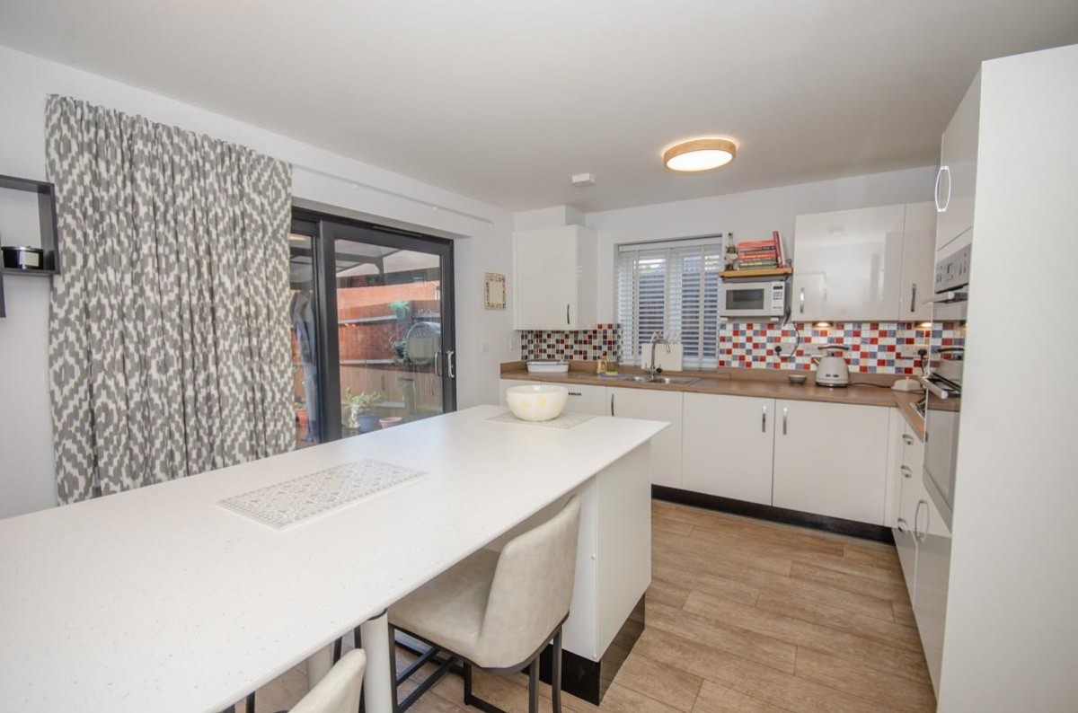 Richmond Grove, Mangotsfield, Bristol, BS16 9AN