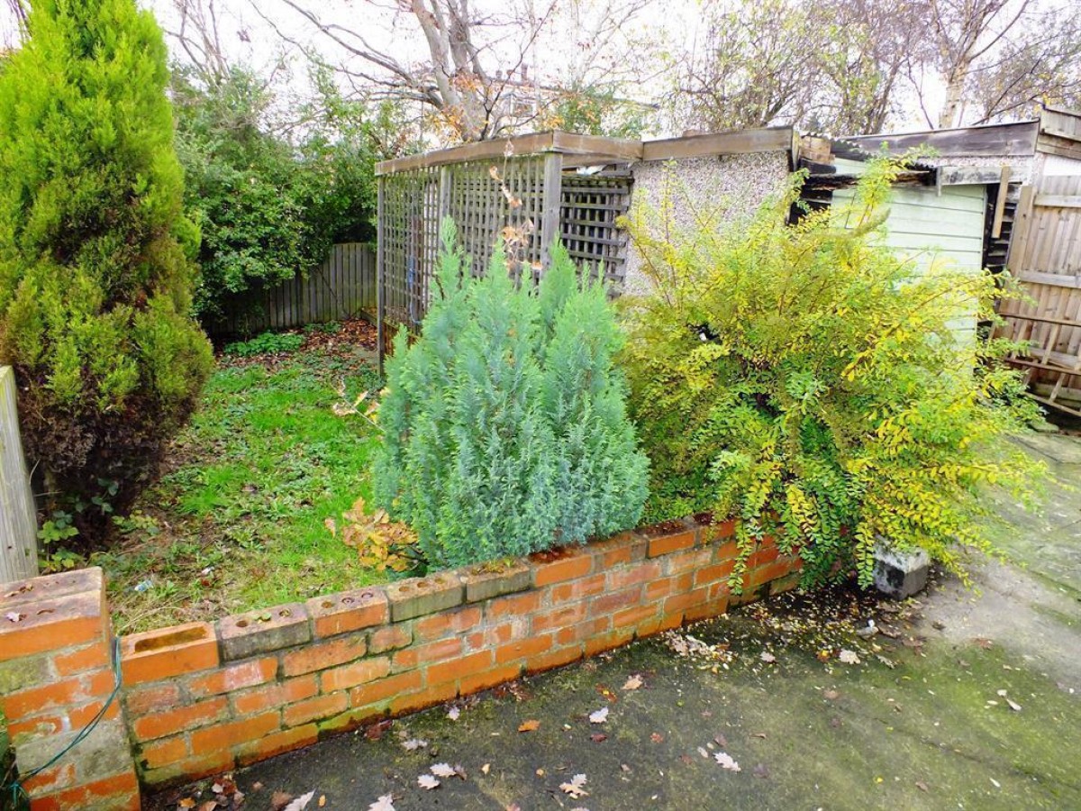 Upland Crescent, Oakwood, Leeds,LS8 2TB