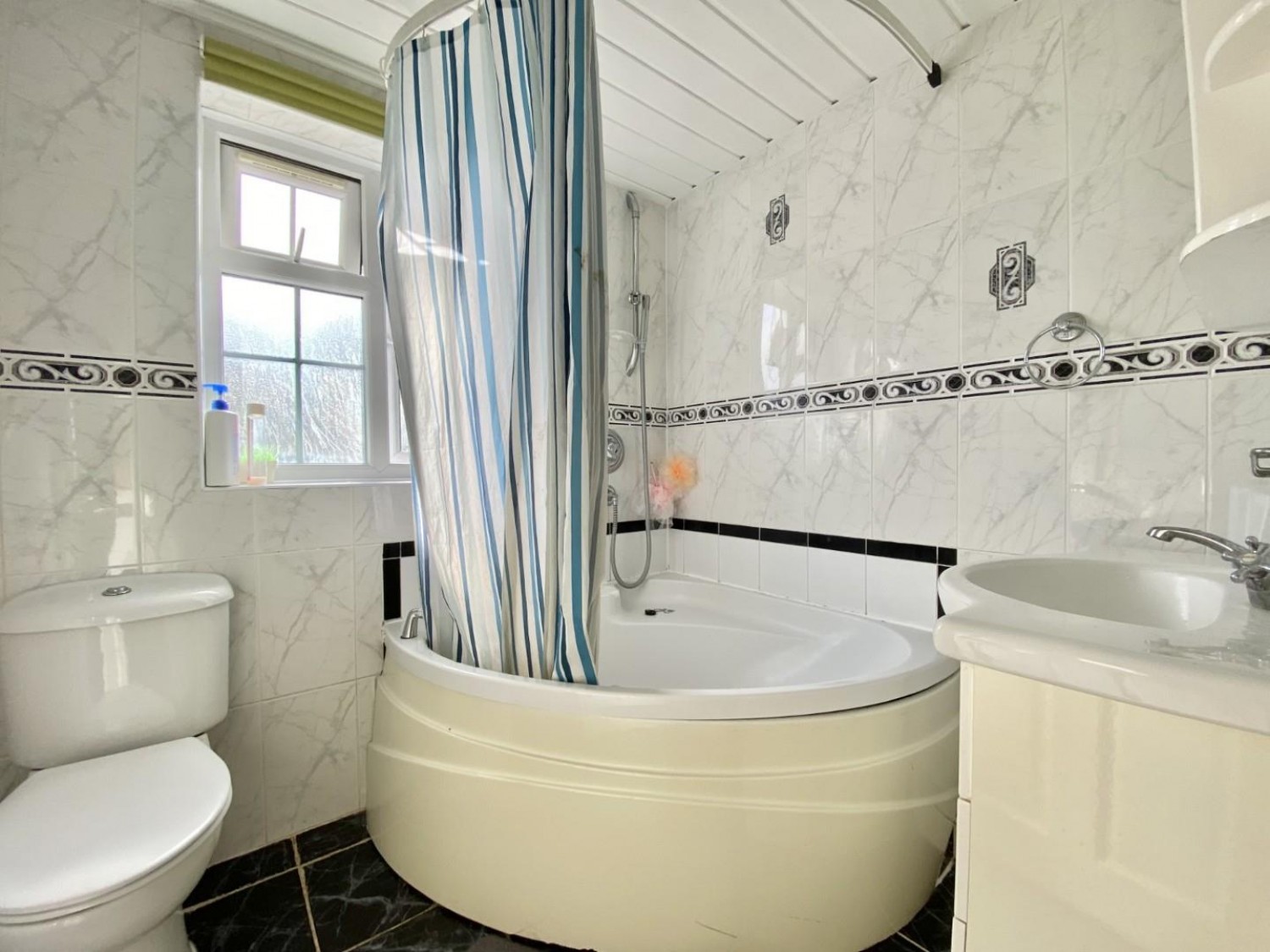 Ashford Avenue, Hayes, UB4 0NA