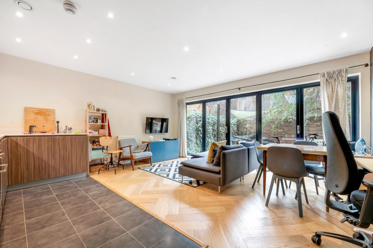 Barn Street, London, N16