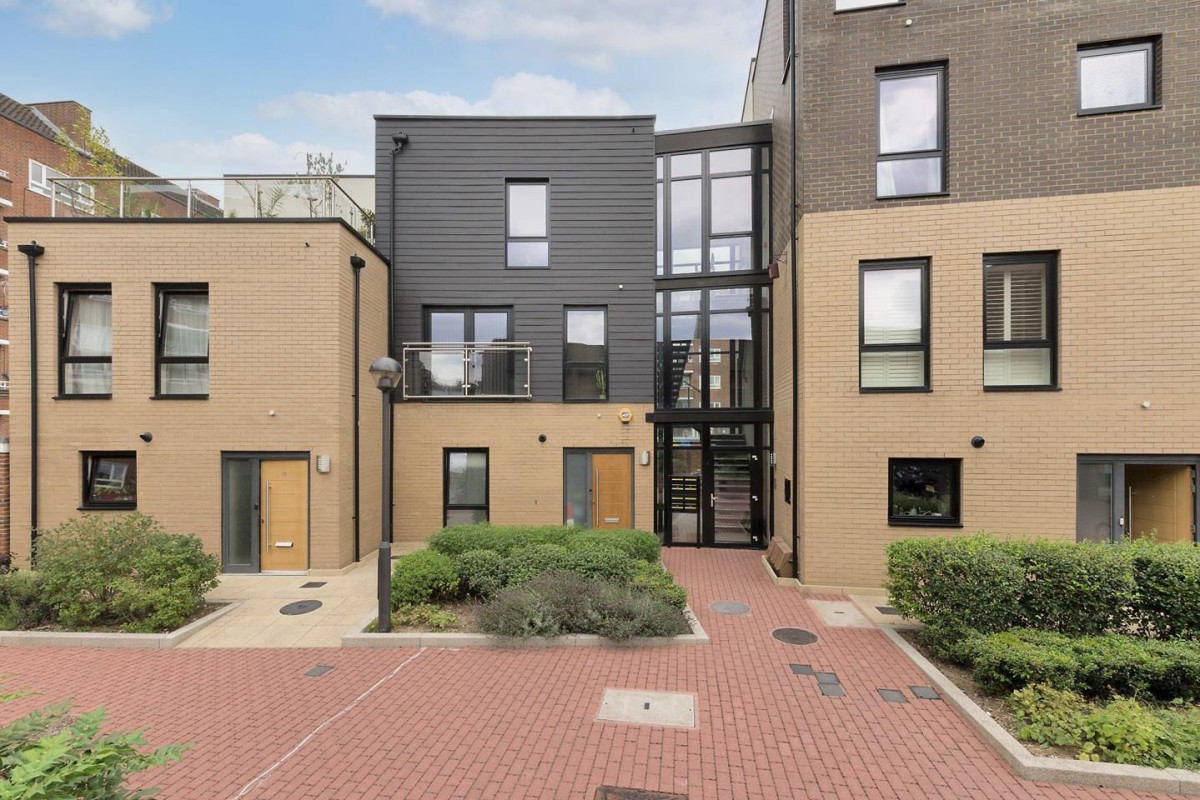 Barn Street, London, N16