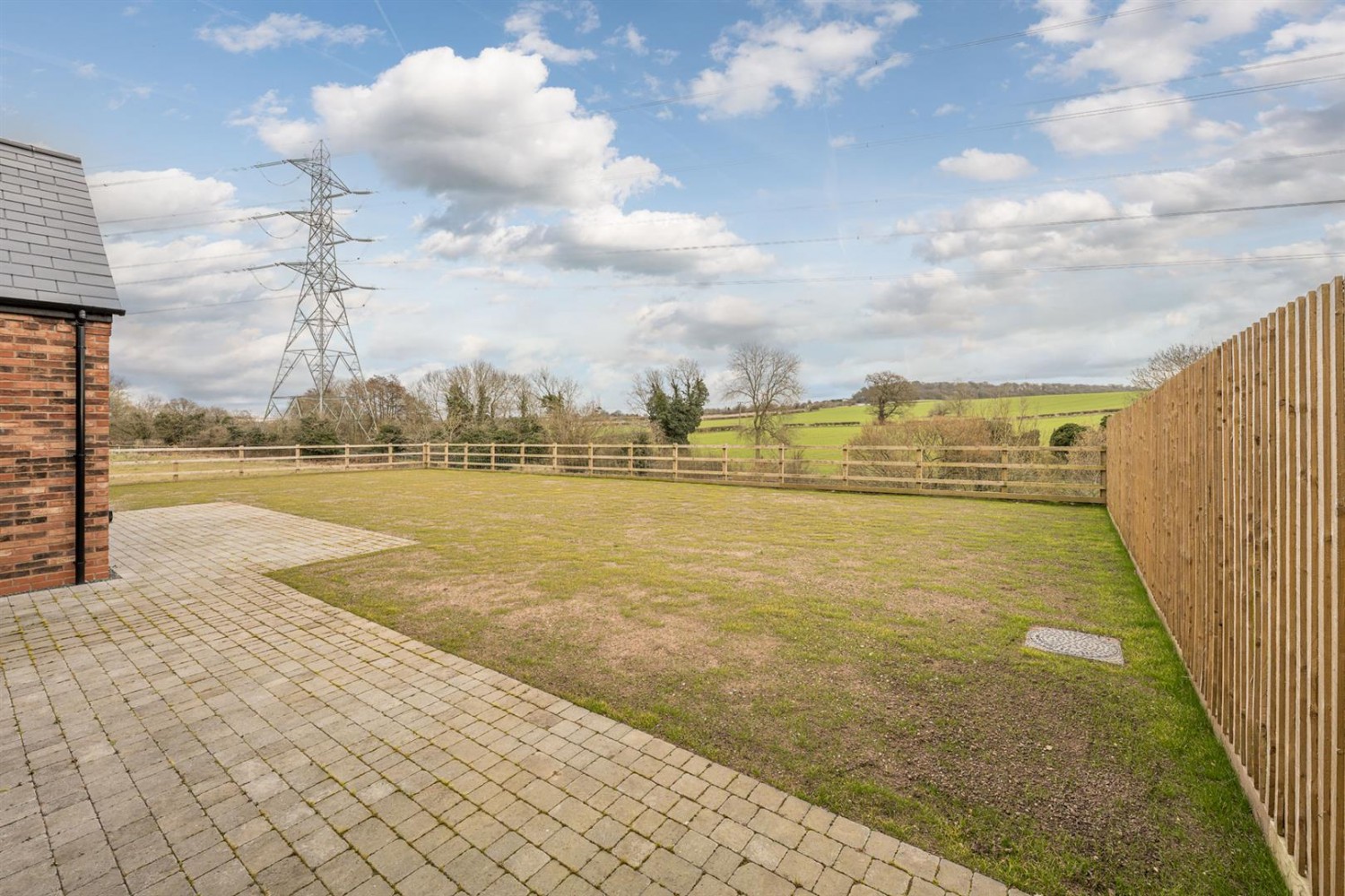 The Stableyard, Mile Flat Farm, Greensforge, Wall Heath, DY6 0AU
