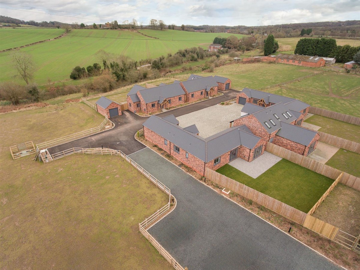 The Stableyard, Mile Flat Farm, Greensforge, Wall Heath, DY6 0AU
