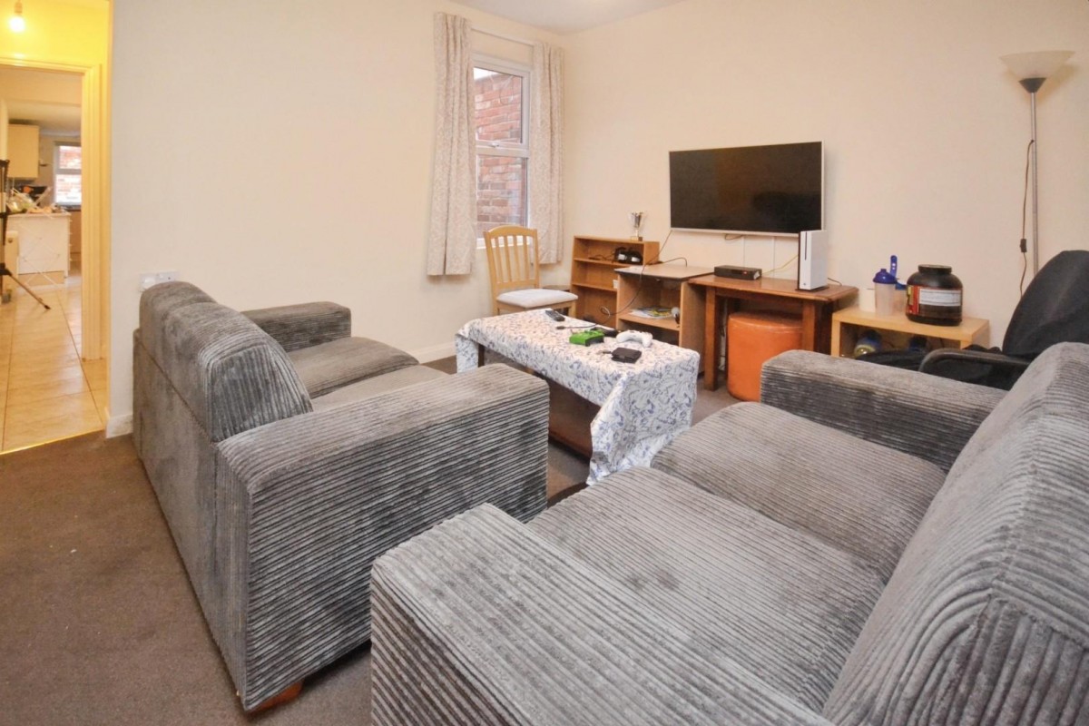 Pitcroft Avenue, Reading