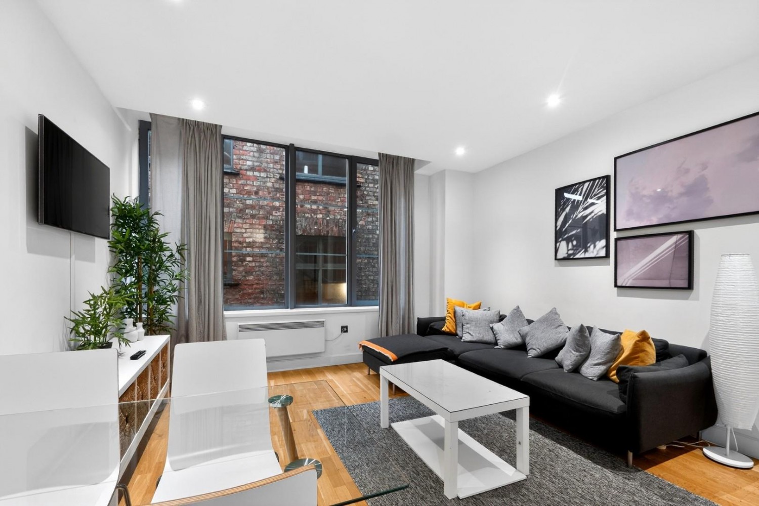 Popes Head Court, Peter Lane