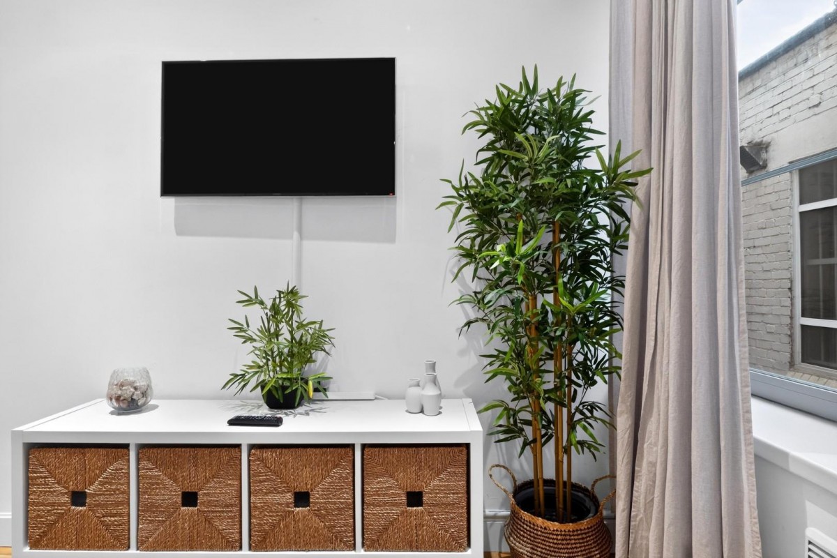 Popes Head Court, Peter Lane