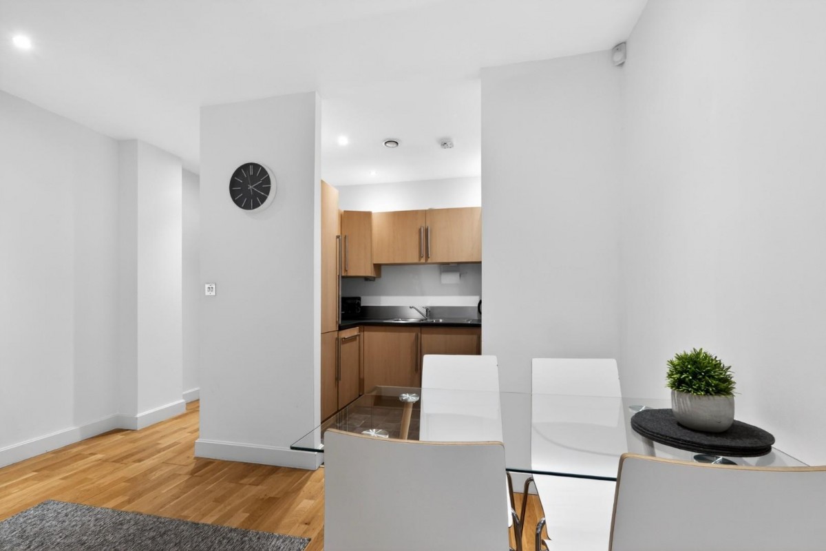 Popes Head Court, Peter Lane