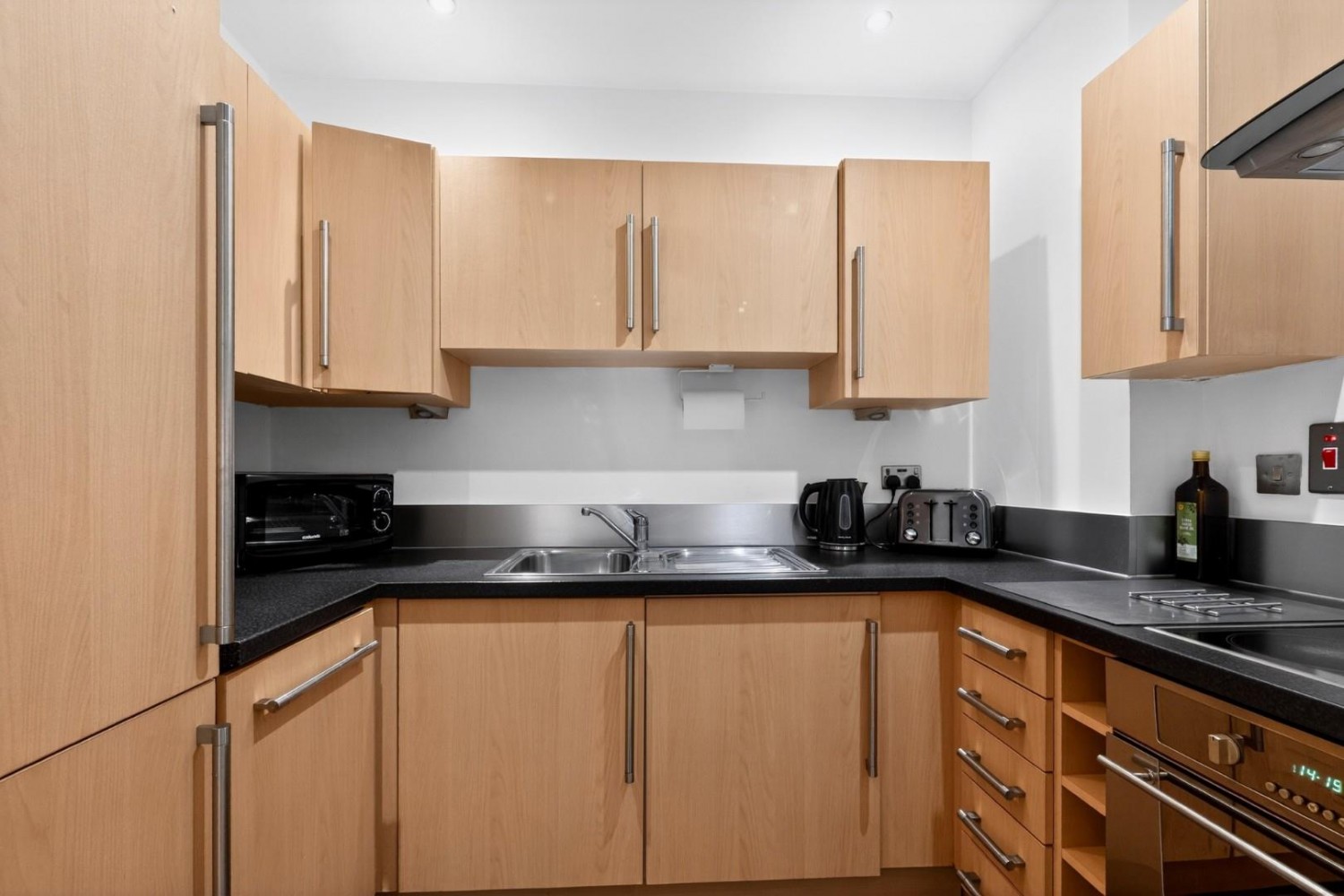 Popes Head Court, Peter Lane