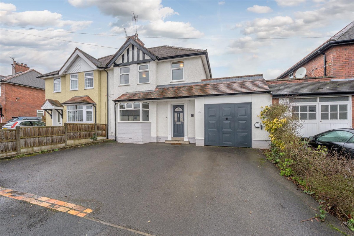 Lady Greys Walk, Wollaston, Stourbridge, DY8 3RD