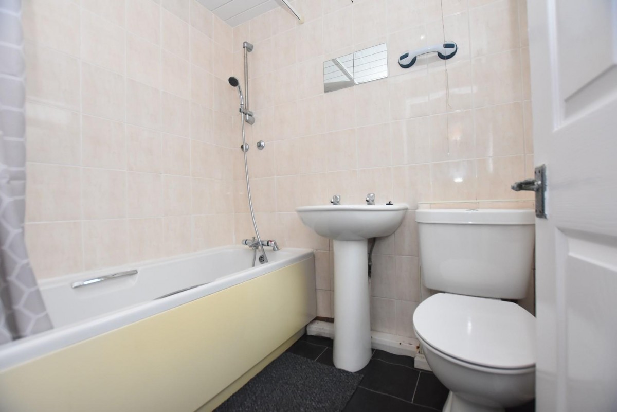 Higher Albert Street, Chesterfield, S41 7QE