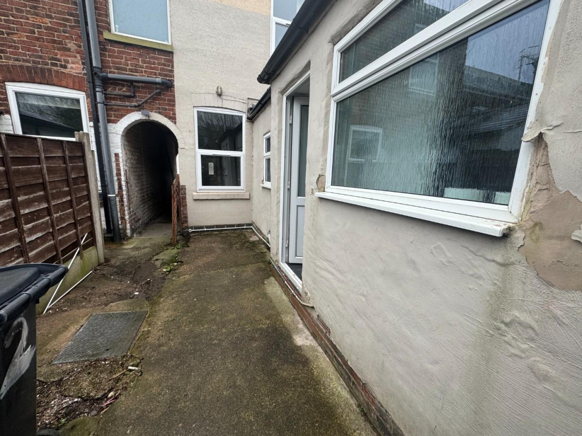 Higher Albert Street, Chesterfield, S41 7QE