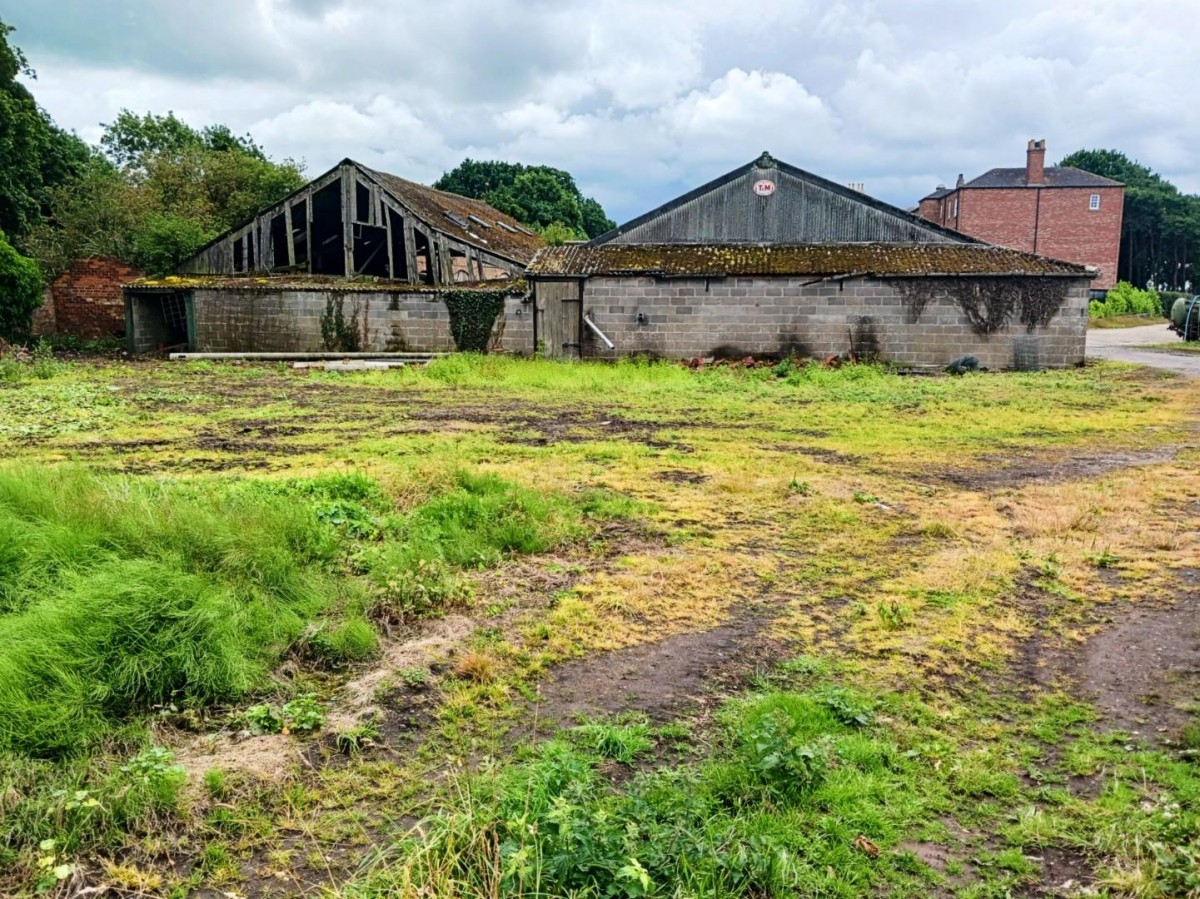 Land and Barn at Hall Farm, New Road, Holme-on-Spalding-Moor, York
