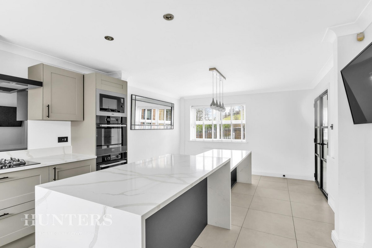 Reddyshore Brow, Littleborough, OL15 9PF