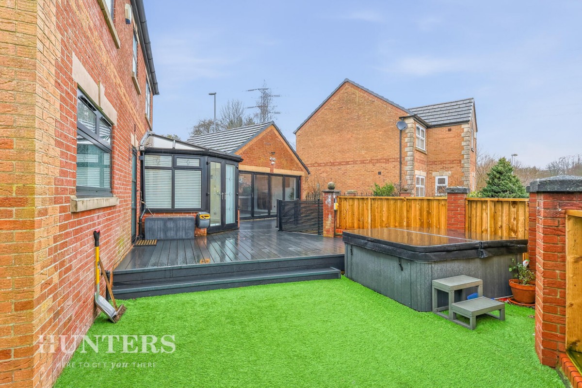 Reddyshore Brow, Littleborough, OL15 9PF