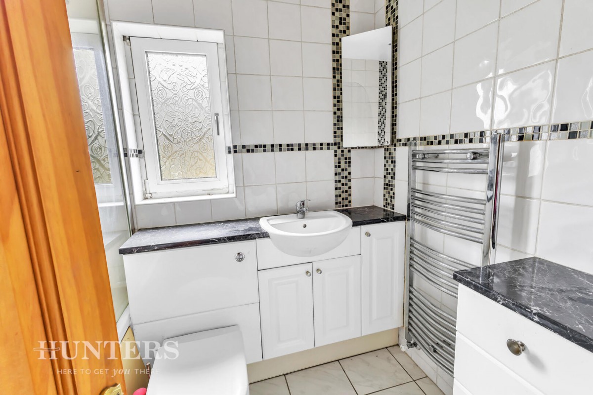 Hollingworth Road, Littleborough OL15 0AU