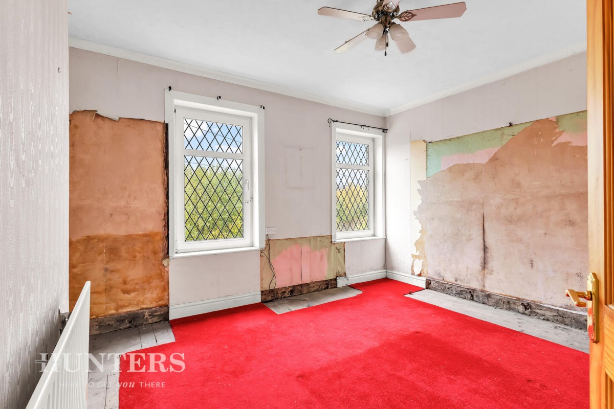 Hollingworth Road, Littleborough OL15 0AU