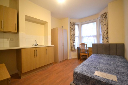 Grange Avenue, Reading