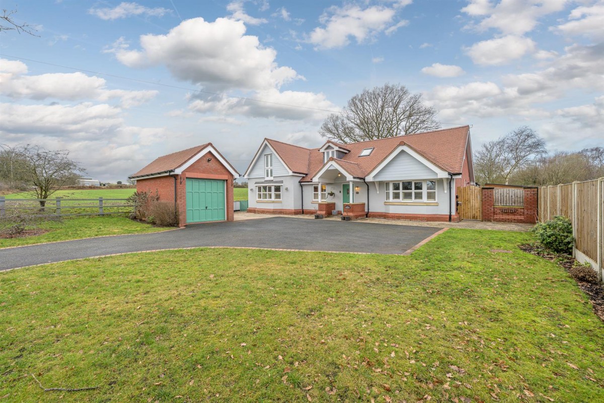 Beehive Bungalow, Sugar Loaf Lane, Iverley, DY7 6PS
